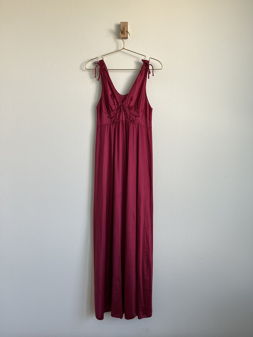 Vintage Vanity Fair Red Satin Slip Dress - Floral Applique Nightgown - Size XS - Picture 3 of 9